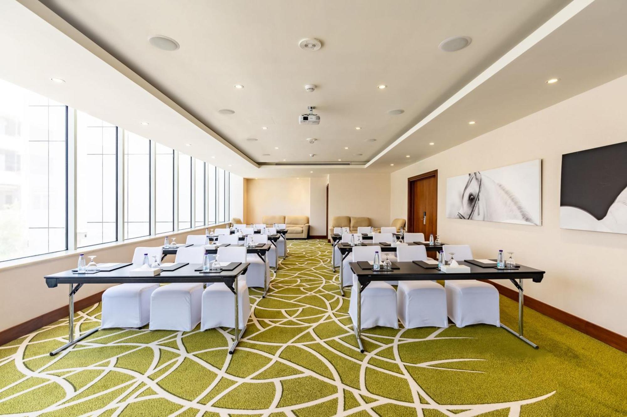 Courtyard By Marriott Riyadh Olaya Riade Exterior foto
