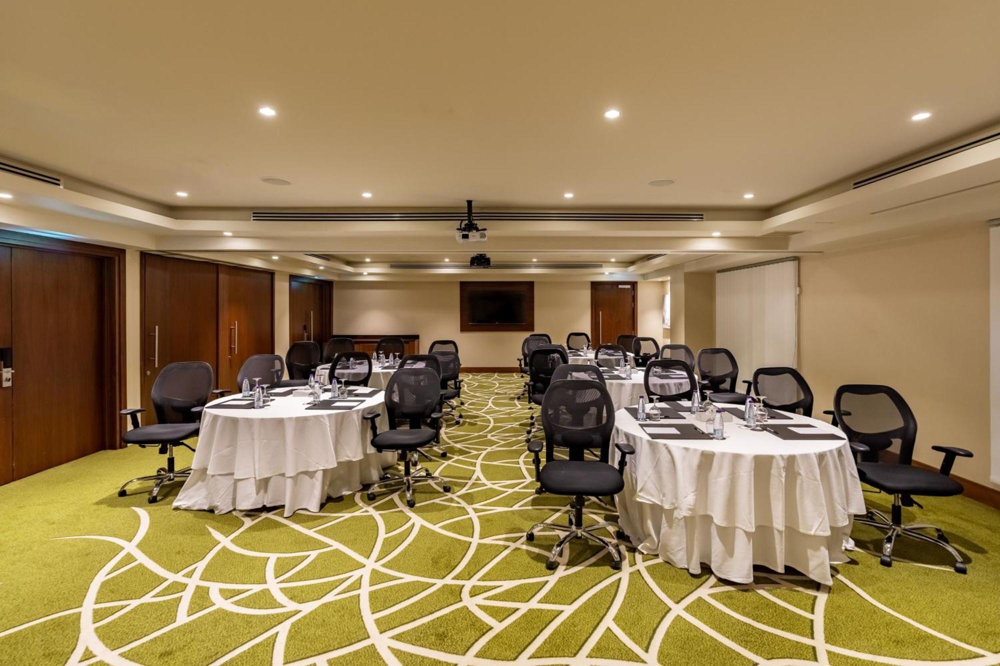 Courtyard By Marriott Riyadh Olaya Riade Exterior foto