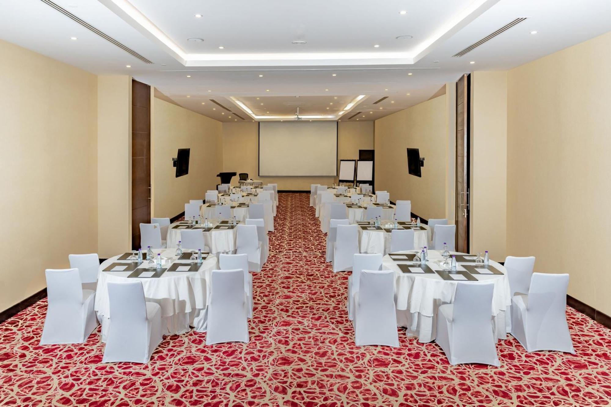 Courtyard By Marriott Riyadh Olaya Riade Exterior foto